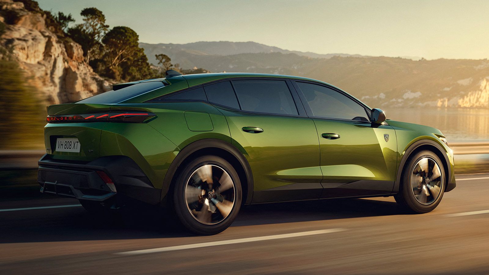 Επίσημη πρεμιέρα για το ανανεωμένο Peugeot 408